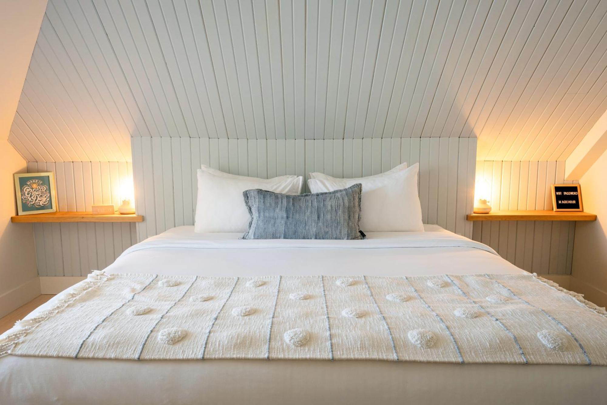 The August House Hotel Windsor Bagian luar foto